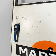 将图片加载到图库查看器，Car door in metal, 1970s
