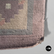 Carica l'immagine nel visualizzatore di Gallery, Short-pile rug with geometric pattern, 1980s
