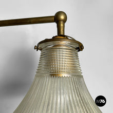 将图片加载到图库查看器，Wall lamp in brass and glass, 1940s
