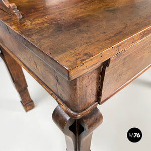 Desk in walnut wood, mid 1800s