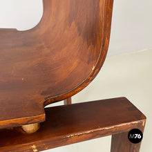 画像をギャラリービューアに読み込む, Chair in curved wood, 1950s
