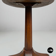 将图片加载到图库查看器，Wooden dining table, 1930s
