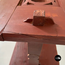 画像をギャラリービューアに読み込む, Bench in red wood, 1930s
