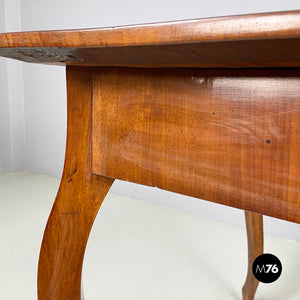 Desk with drawer in wood, 1700s