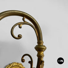 Load image into Gallery viewer, Wall lamp in brass and glass, 1950s
