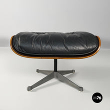 画像をギャラリービューアに読み込む, Armchair and pouf by Charles e Ray Eames, 1970s
