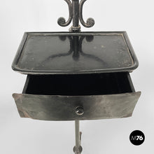 画像をギャラリービューアに読み込む, Black metal console with mirror, late 1800s
