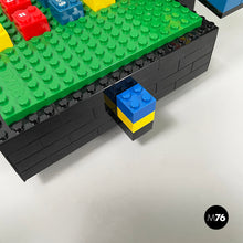 画像をギャラリービューアに読み込む, Plastic lego desk telephone by Tyco, 1990s
