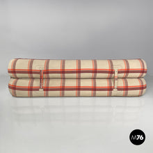 Carica l&#39;immagine nel visualizzatore di Gallery, Sofa bed Anfibio by Alessandro Becchi for Giovannetti Collezioni, 1970s

