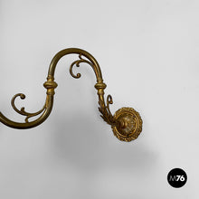 Load image into Gallery viewer, Wall lamp in brass and glass, 1950s
