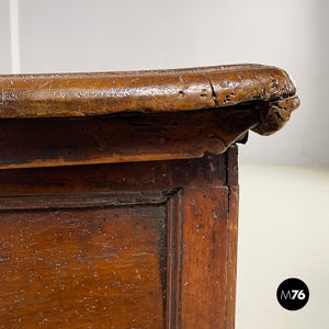 Chest with folding top in wood, 1600s