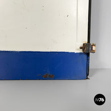 将图片加载到图库查看器，Car door in metal, 1970s
