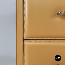 画像をギャラリービューアに読み込む, Chest of drawers in beige leather, 2000s

