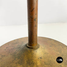 画像をギャラリービューアに読み込む, Floor lamp in brass and metal, 1940s
