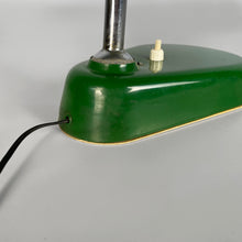 Carica l&#39;immagine nel visualizzatore di Gallery, Table lamp in green metal, 1950s
