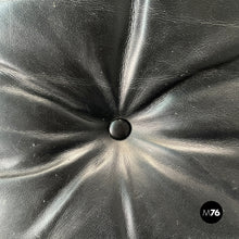 画像をギャラリービューアに読み込む, Armchair and pouf by Charles e Ray Eames, 1970s
