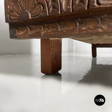 画像をギャラリービューアに読み込む, Chest in engraved wood, 1930s
