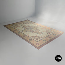 Carica l'immagine nel visualizzatore di Gallery, Short-pile rug with geometric pattern, 1980s
