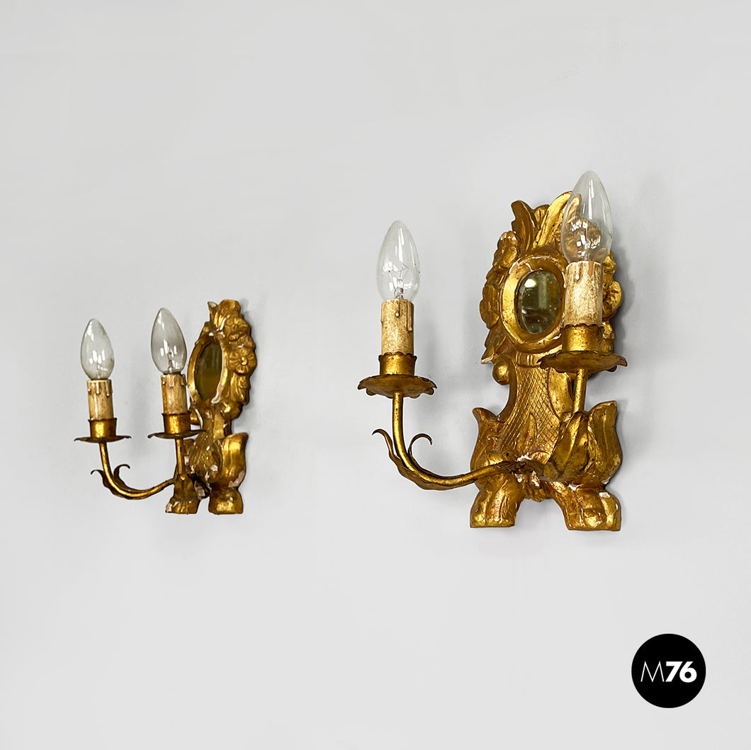 Wall lamps in gilded wood and mirror, 1700s