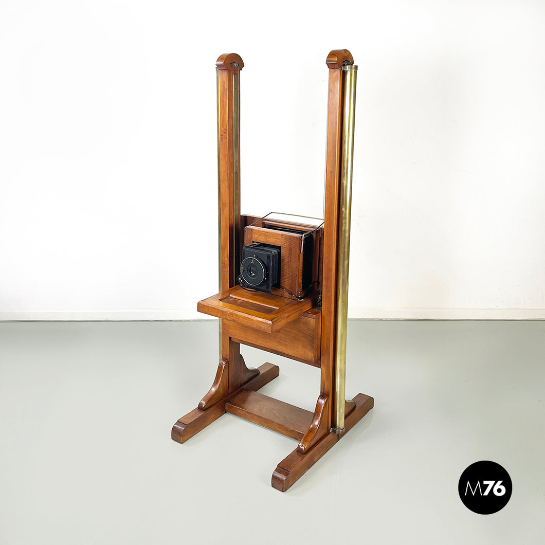 Analogue floor camera in wood and brass, 1900s