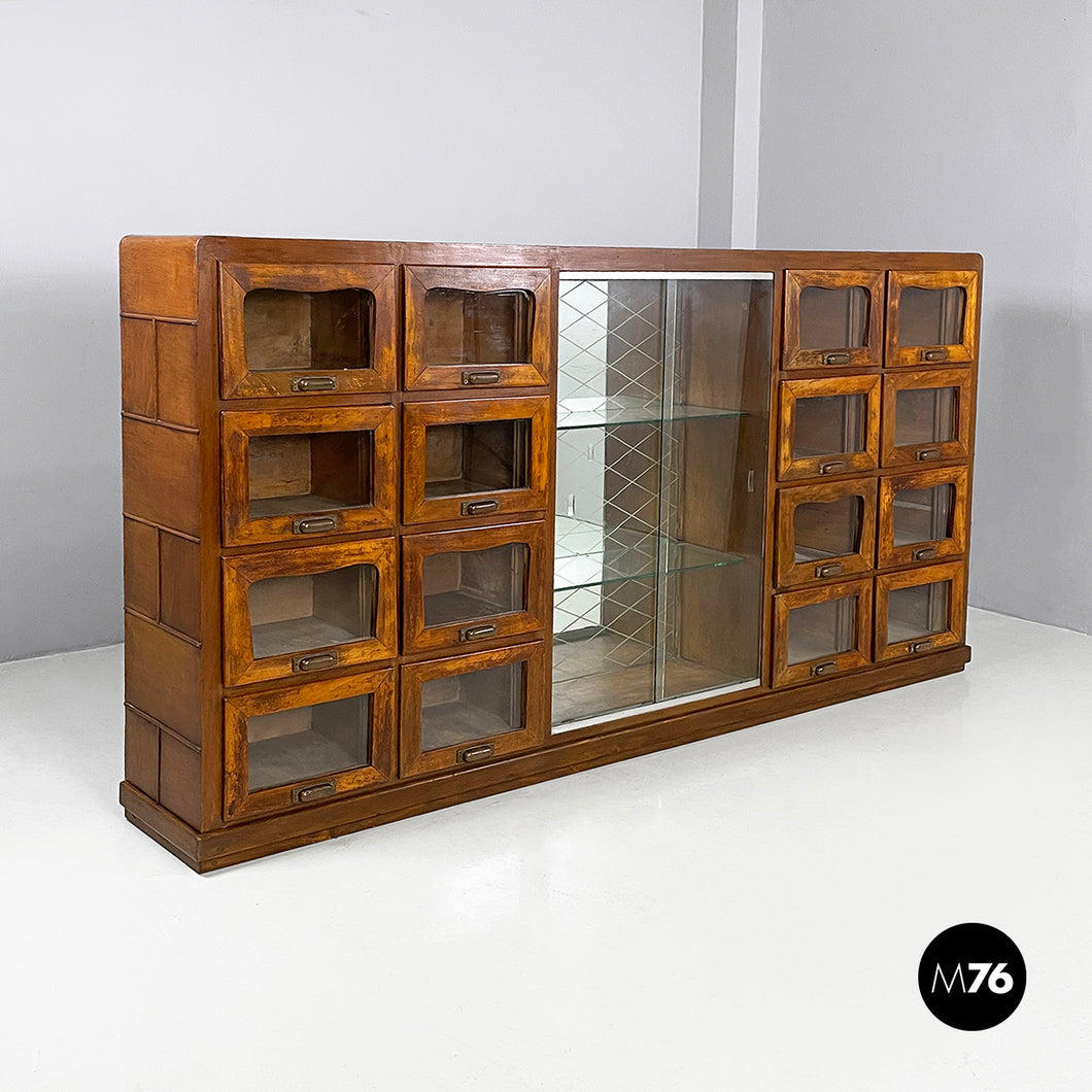 Chest of drawers in wood and glass, 1930s