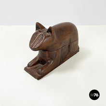 Charger l&#39;image dans la galerie, Wooden cat jewelry box or object holder, 1920s
