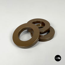 将图片加载到图库查看器，Dark brown rings for the perpetual wall calendar by Ring A Date, 2020s
