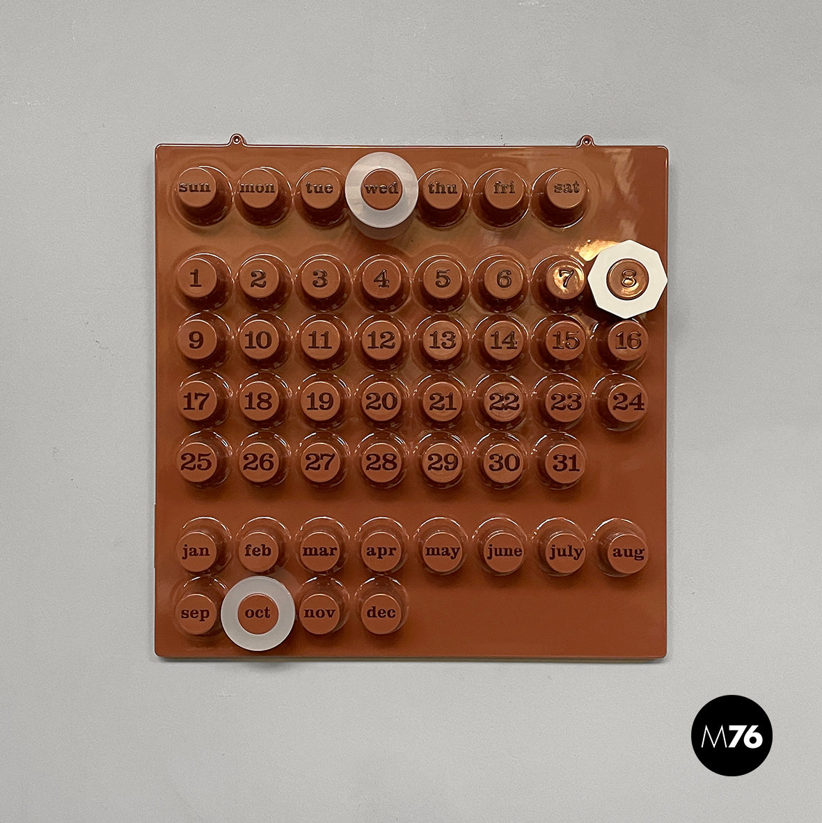Wall perpetual calendar Moka Mousse by Giorgio Della Beffa for