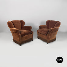 Carica l'immagine nel visualizzatore di Gallery, Armchairs in brown velvet, 1930s

