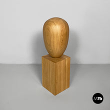 将图片加载到图库查看器，Sculpture in wood, 1990s
