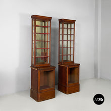 将图片加载到图库查看器，Display cases in wood and glass, mid 1800s
