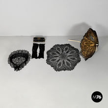 将图片加载到图库查看器，Funeral trousseau, 1930s
