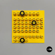 画像をギャラリービューアに読み込む, Wall perpetual yellow calendar by Giorgio Della Beffa for Ring A Date, 2000-2010s

