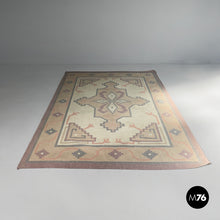 Carica l'immagine nel visualizzatore di Gallery, Short-pile rug with geometric pattern, 1980s
