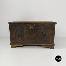 Charger l'image dans la galerie, Wooden box, early 20th century
