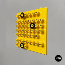 画像をギャラリービューアに読み込む, Wall perpetual yellow calendar by Giorgio Della Beffa for Ring A Date, 2000-2010s
