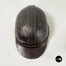 Charger l&#39;image dans la galerie, Miner&#39;s helmet in leather, late 1800s-early 1900s
