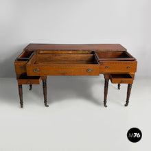 将图片加载到图库查看器，Desk in wood, late 1800s
