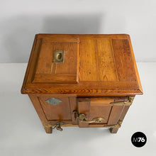 Carica l&#39;immagine nel visualizzatore di Gallery, Ice box Non Plus Ultra Ingnol, 1930s
