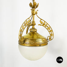 将图片加载到图库查看器，Chandelier in molded satin glass and brass, early 1900s
