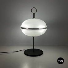 Load image into Gallery viewer, Table lamp in molded glass, brass and black metal, 1960s
