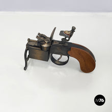 Load image into Gallery viewer, Lighter Tinder Pistol by Dunhill, 1930-1940s
