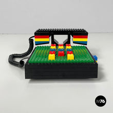 将图片加载到图库查看器，Plastic lego desk telephone by Tyco, 1990s
