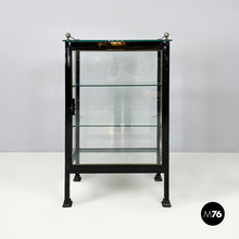 画像をギャラリービューアに読み込む, Display cabinet in glass and black metal, early 1900s
