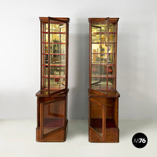 画像をギャラリービューアに読み込む, Display cases in wood and glass, mid 1800s
