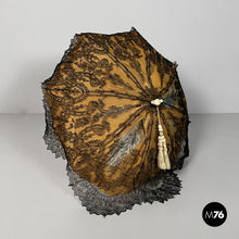 将图片加载到图库查看器，Funeral trousseau, 1930s
