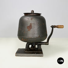 画像をギャラリービューアに読み込む, Table butter making machine in dark gray metal by Ing. Carlo Sioli, 1900-1950s
