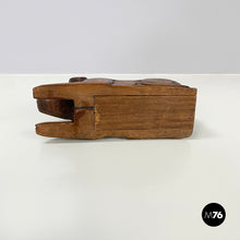 画像をギャラリービューアに読み込む, Wooden dog jewelry box or object holder, 1920s
