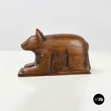 Charger l&#39;image dans la galerie, Wooden cat jewelry box or object holder, 1920s

