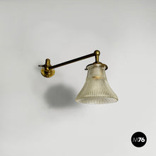将图片加载到图库查看器，Wall lamp in brass and glass, 1940s
